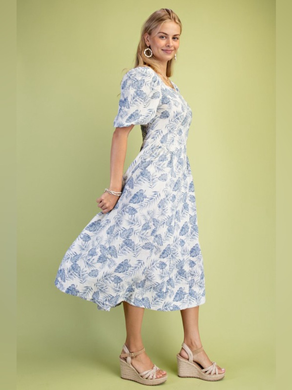 Blue & White Floral Midi Dress with Puff Sleeves L
NEW